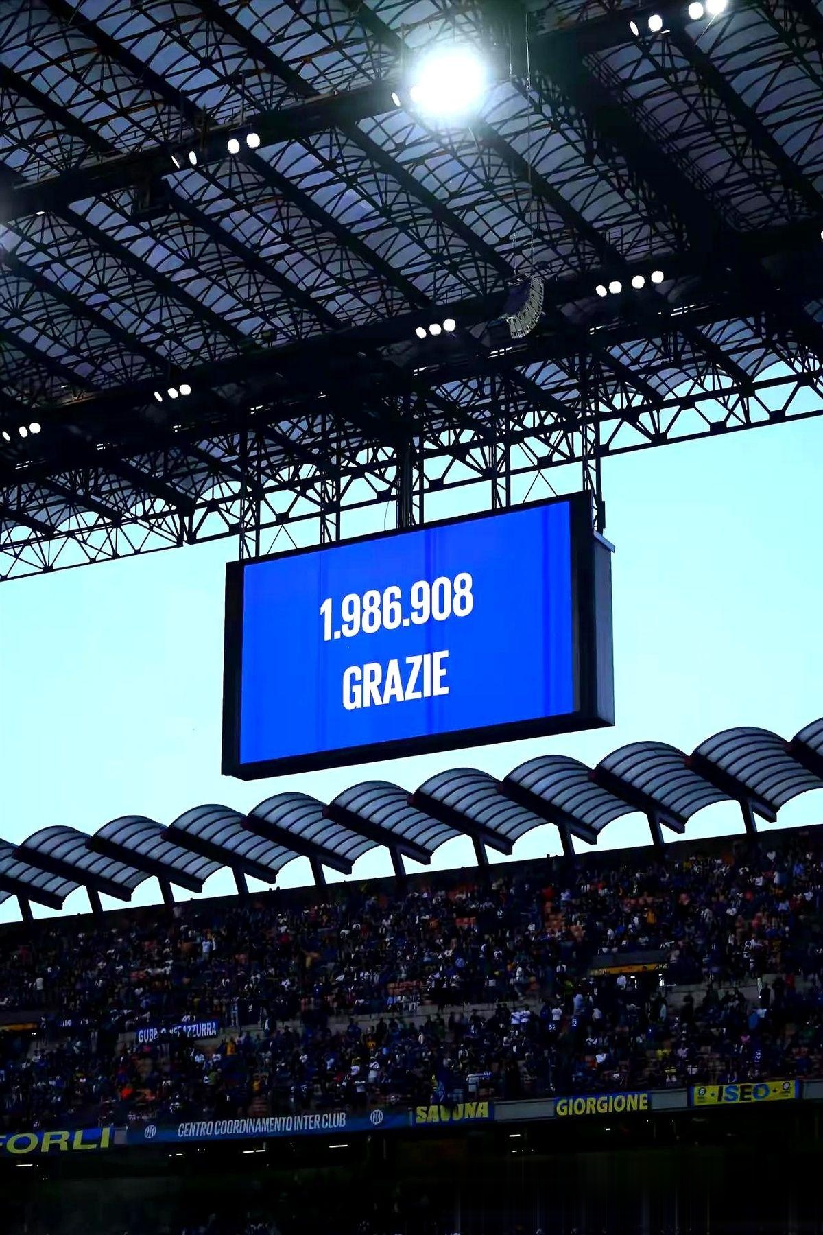 国际米兰训练开放日,窗口期造点机会引欢呼,意甲在即,团队化学反应显著的简单介绍 国际米兰训练开放日,窗口期造点机会引欢呼,意甲在即,团队化学反应显著的简单介绍